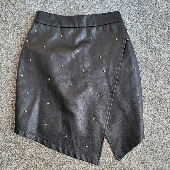 By the Way Faux Leather ASHLYN Black Studded Rhinestone Assymetrical Skirt XS - Picture 2 of 8
